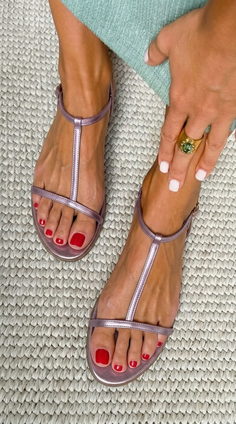 Flat Metallic Summer Sandals with T-Strap