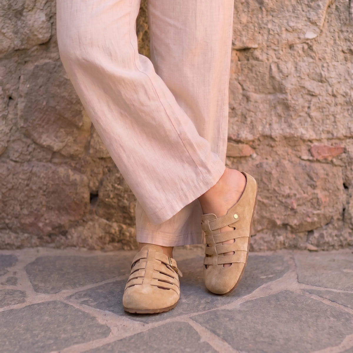 Veluria 100% Vegan Orthopedic Clogs